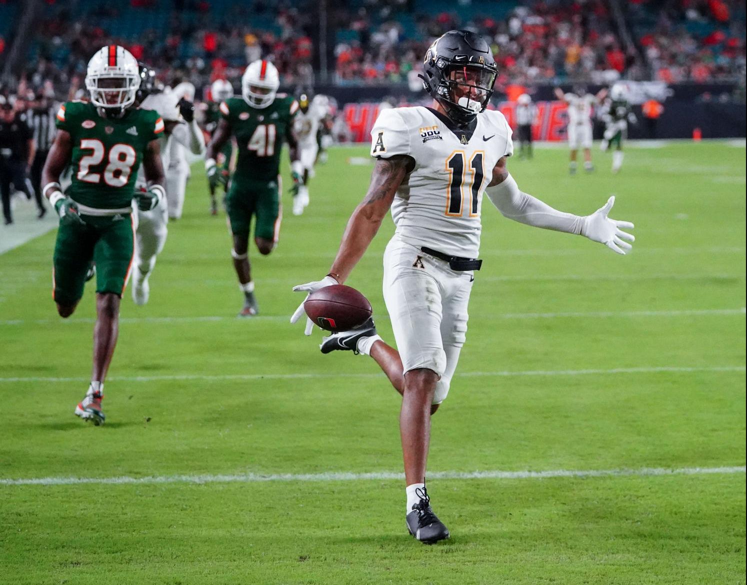 Jalen Virgil kickoff return @ Miami